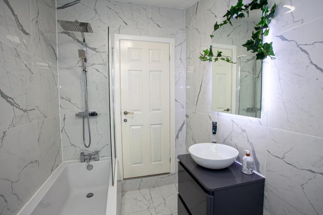 The Safari House - Your Ultimate Relaxation Destination 맨체스터 외부 사진